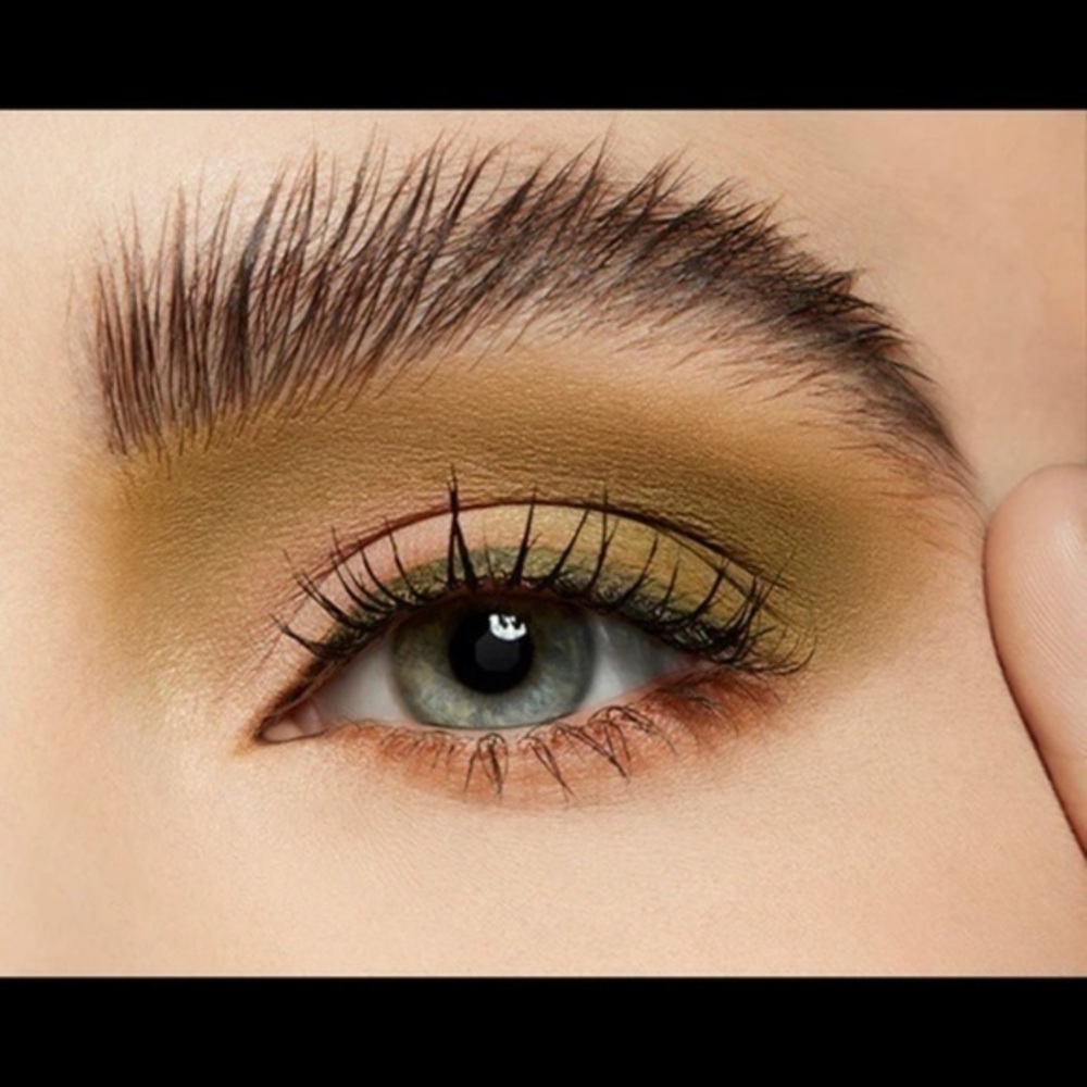 MAC-SOFT MATTE EYE SHADOW-PER-SUEDE ME